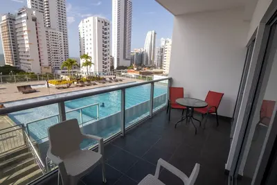 Image de Infinitum - Spectacular 7th floor 1 Br Condo