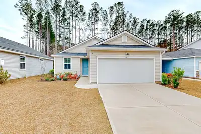 Image de Secluded home in gated community with pool, pickleball, Bbq, patio, W\/D, & Ac