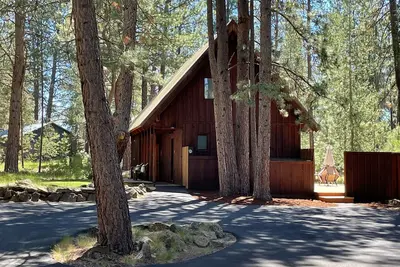 Image de Special Aug 4-10 Discount! Close to River, Cedar Chalet, Top Ratings, Dog Ok