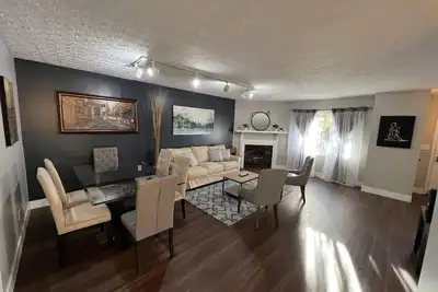 Image de 2-Bedroom Condo with Arcade Room, amazing location15min away from the Zoo or Osu