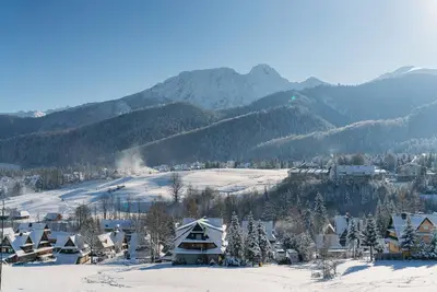 Image de Modern apartment with a mountain view
