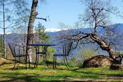 Image de Ridgetop Oasis in the Sierra Mountains