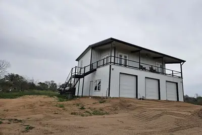Image de 66 Acres Fenced in Hill Country Barndo 5 miles from City of Llano Great Views