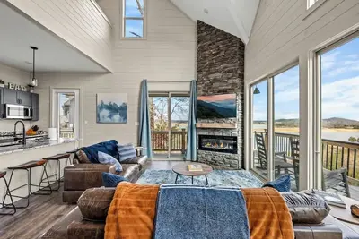 Image de New Lake View Indoor Pool Sleeps 14 Hot Tub