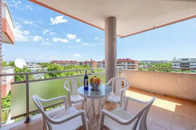 Image de Appartement 'Apartamento Mayor Para 6 Personas' avec terrasse privée, Wi-Fi et climatisation