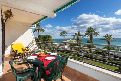 Confortable appartement pour 4 personnes avec Wifi, Tv, balcon et parking