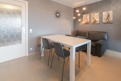 Agréable appartement pour 2 personnes avec Wifi, Tv, balcon et parking