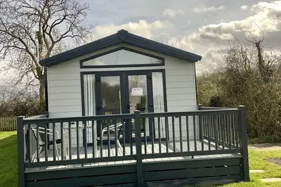 Modern homely Chalet in Tuxford