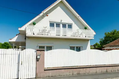 Image de Agréable appartement pour 6 personnes avec Wifi, climatisation, Tv, balcon et parking