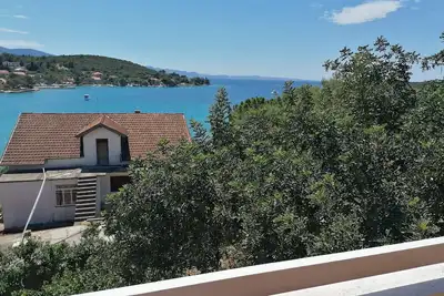 Image de Appartement de deux chambres avec le balcon et la vue sur le mer Loviste, Peljesac (A-22220-b)