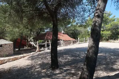 Image de Appartement de deux chambres avec le balcon et la vue sur le mer Loviste, Peljesac (A-22220-c)