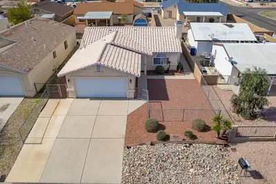 Image de Modern home, with patio, near river and low cleaning fee