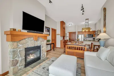 Image de Ski in/Ski out, Charming Solitude Village Condo: Pool, Hot Tub, Free Ski Rental, Game Room!