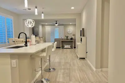 Image de Stylish Home near Cardinals Stadium: Entertainment and Comfort await!