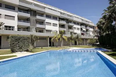 Image de Bel appartement pour 5 personnes avec Wifi, piscine, climatisation, Tv, balcon et animaux admis