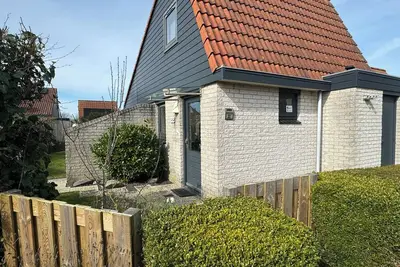 Image de 2 bedroom accommodation in Julianadorp aan Zee