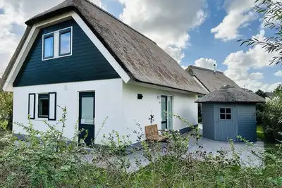 Image de 3 bedroom accommodation in Julianadorp aan Zee