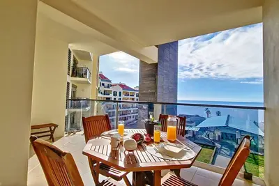 Image de Sunset Bay by LovelyStay