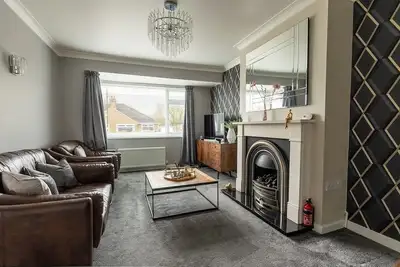 Two bed in Harrogate with spacious enclosed garden