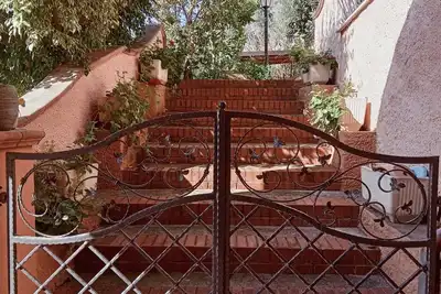 Image de Old mansion surrounded by quiet and nature within walking distance from the center.