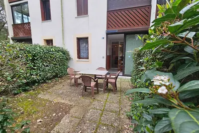 Image de Appartement T2 en Rez-de-Jardin, Terrasse, à 300m de la Plage, Parking, Environnement Calme et Boisé