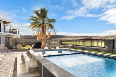 Image de High-End Pool Gem ~ Upscale Golf Community ~ Views