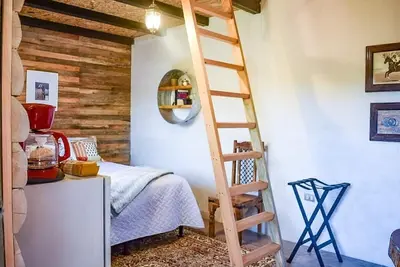 Image de Cozy Loft Cabin on a private mountain. Terrace with views of the volcanoes.