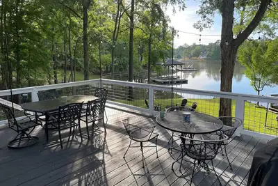 Image de Beautifully renovated lakefront home on Lake Wateree. 3br/3ba. Pet-Friendly!