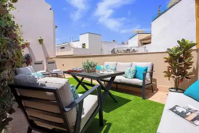 Image de Genteel Home Rodrigo Caro Terrace Ii