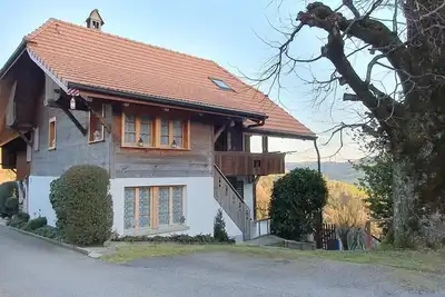 Image de Appartement de vacances dans un petit immeuble bernois confortable