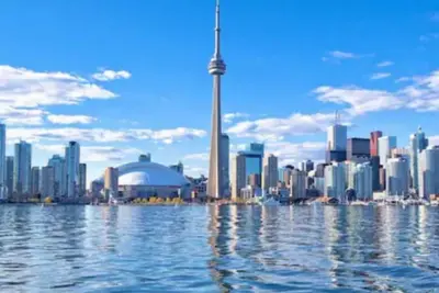 Image de Free parking spot, Ttc doorstep, 20 min to Toronto Downtown