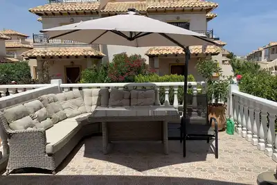 Image de Familienhaus in Cabo Roig in Strandnähe mit Gemeinschaftspool