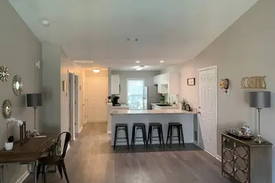 Image de Comfy, Stylish Townhome Near I-20!