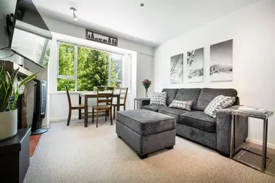 Image de Incredible Location @ Bear Lodge w/ Free Parking