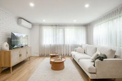 Image de Location Meets Elegance - The Perfect Stay!