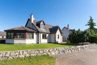 Image de Merveilleuse maison de vacances privée avec Wifi, bain à remous, Tv, patio, animaux admis, parking