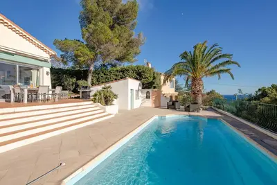 Image de Merveilleuse maison de vacances privée avec piscine privée, Wifi, Tv, terrasse et animaux admis