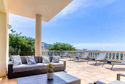 Image de Belle maison de vacances privée avec piscine privée, climatisation, Wifi, Tv, terrasse et parking