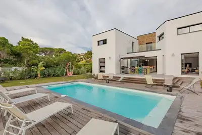 Image de Maison de vacances privée avec climatisation, Wifi, piscine privée, Tv, terrasse, parking