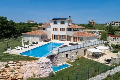 Image de Maison de vacances privée avec climatisation, Wifi, piscine privée, bain à remous, Tv, terrasse