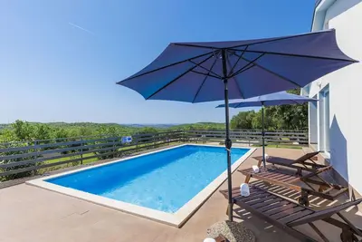 Image de Maison de vacances privée avec climatisation, Wifi, piscine privée, Tv, terrasse, vue panoramique