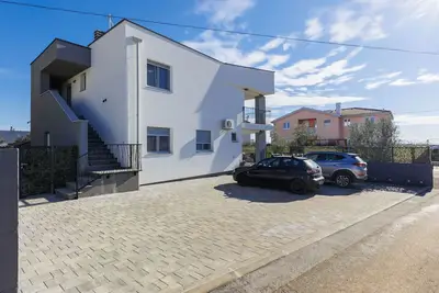 Image de Joli appartement pour 4 personnes avec climatisation, Wifi, Tv, terrasse et animaux admis