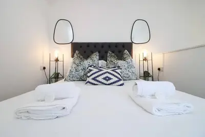 Image de Charming 2br Cardiff Oasis with Private Courtyard