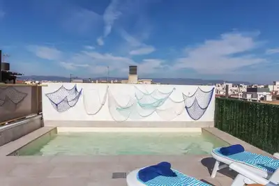 Joli appartement avec Wifi, climatisation, piscine privée, Tv, terrasse, animaux admis et parking