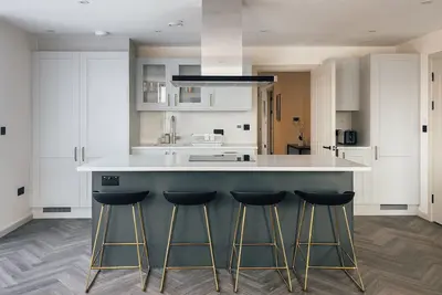 Image de Luxe Penthouse Retreat: With Free Parking!