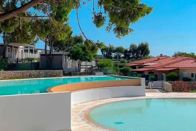 Image de Joli appartement dans une maison de vacances avec piscine, Wifi, climatisation, Tv, terrasse