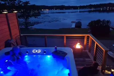 Image de Cozy lakeside home in Three Rivers, great for an outdoorsy bunch!