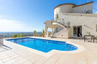 Image de Belle maison de vacances privée avec climatisation, Wifi, piscine privée, Tv, terrasse, parking