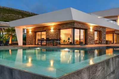 Maison de vacances privée avec Wifi, climatisation, bain à remous, piscine privée, Tv, patio