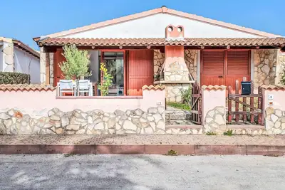 Image de Belle maison de vacances pour 4 personnes avec piscine, Wifi, climatisation, Tv, terrasse et parking